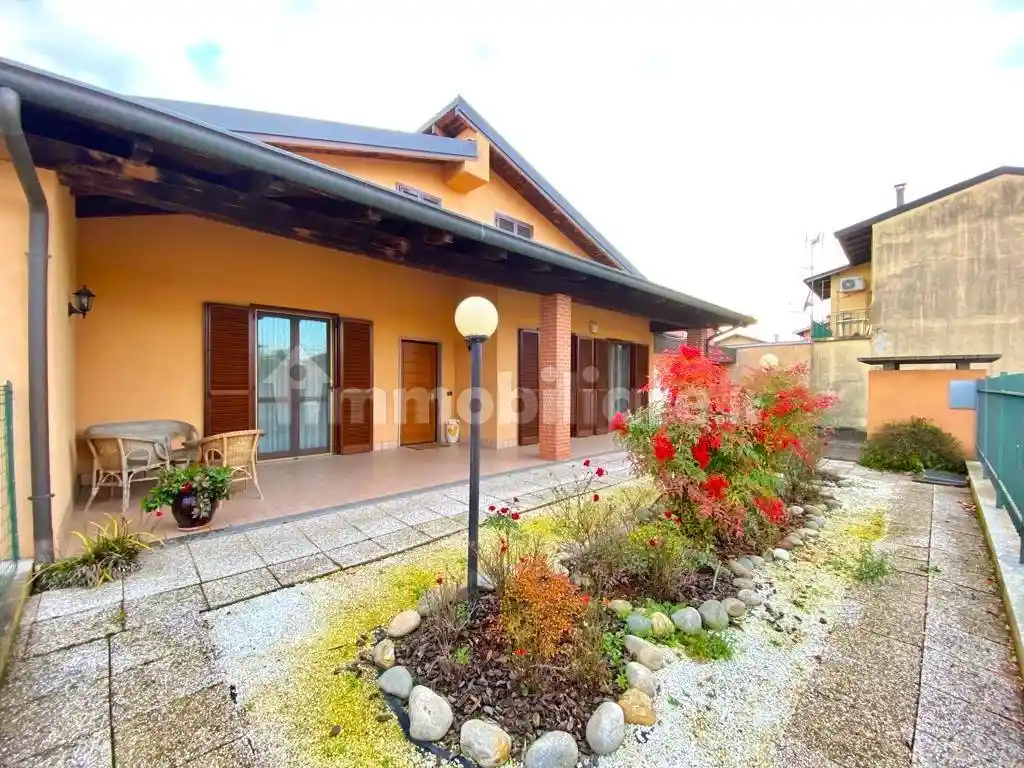 Villa unifamiliare via 13 Martiri 16, Garbagna Novarese - foto 2