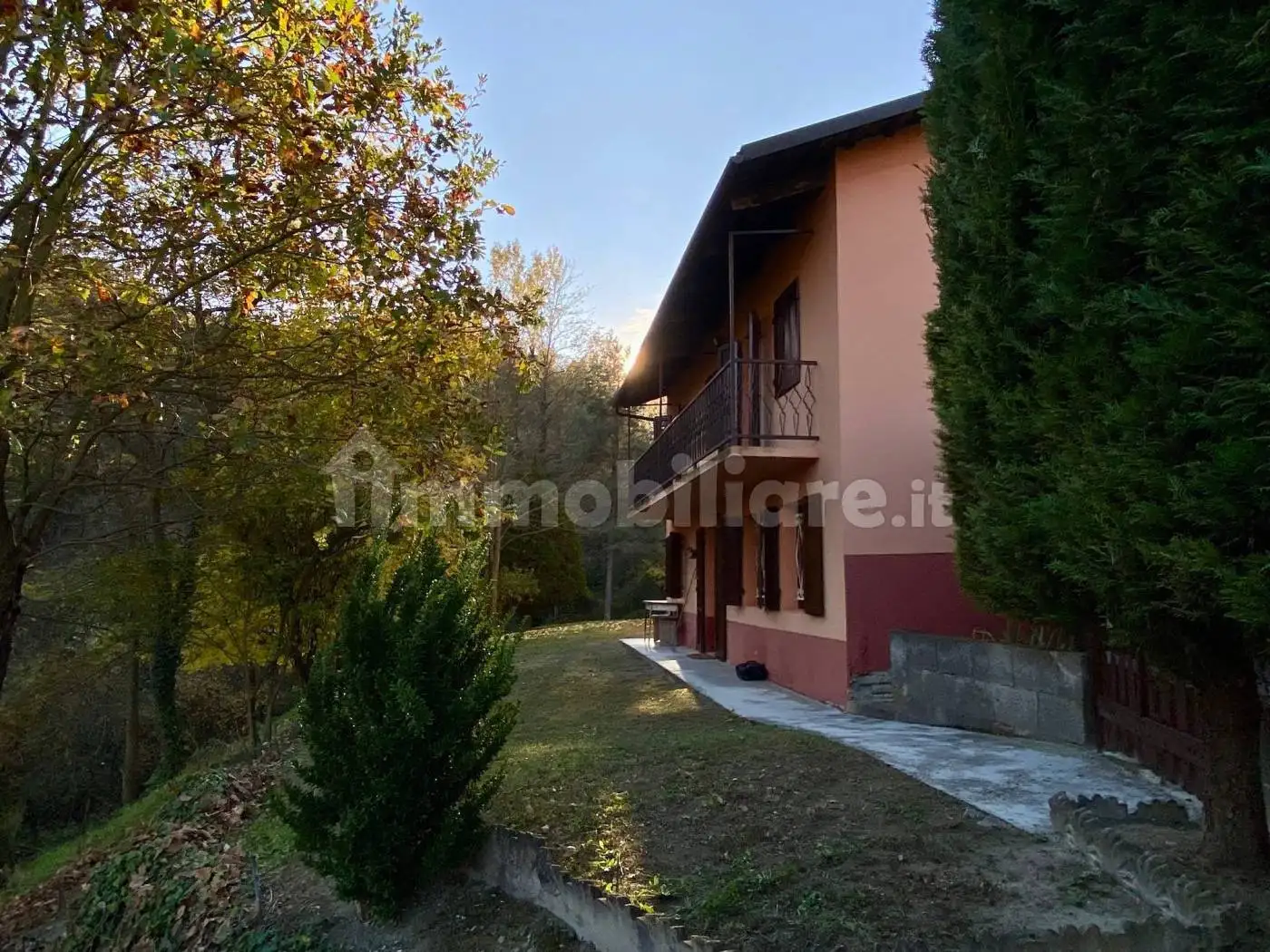 Rustico - Casale in vendita a Alba