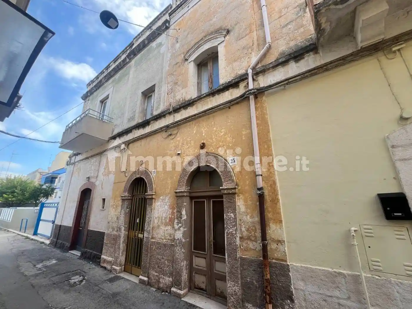 Palazzo - Edificio in vendita a Valenzano