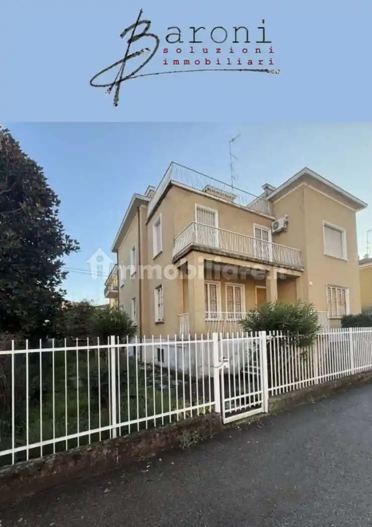Villa in vendita a Fidenza