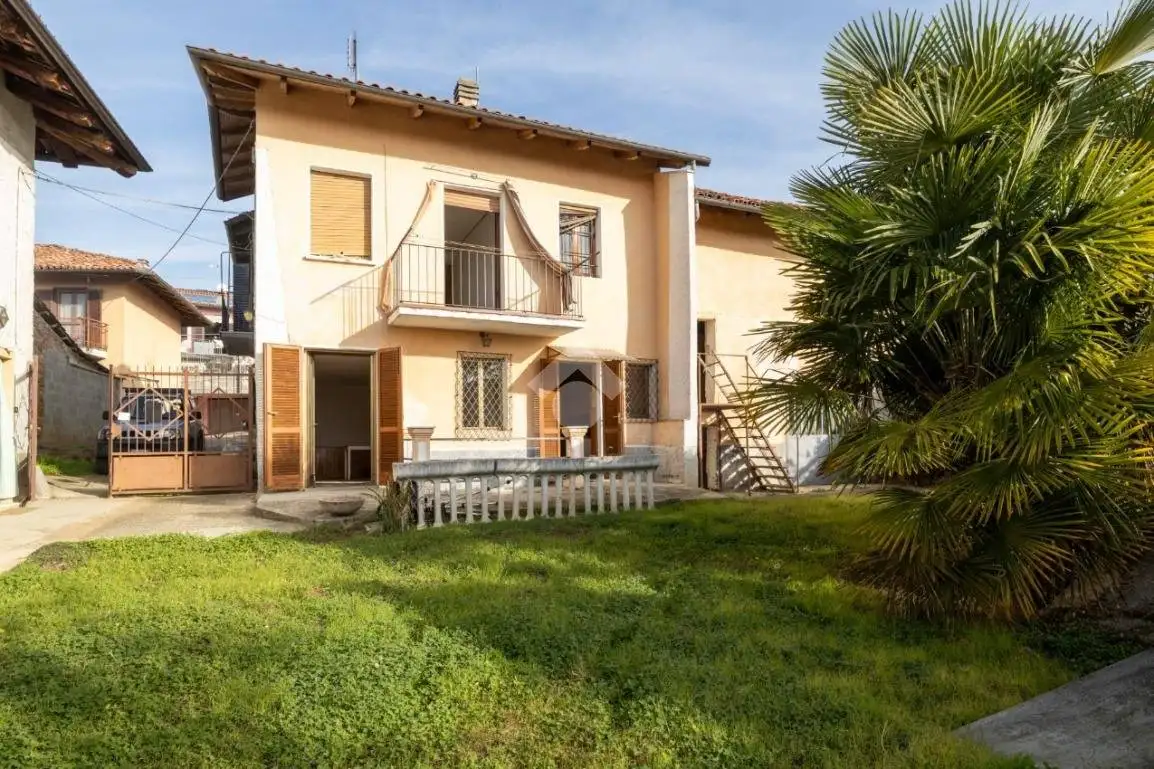 Terratetto plurifamiliare via mario graffi 9, Centro, Arignano - foto 2