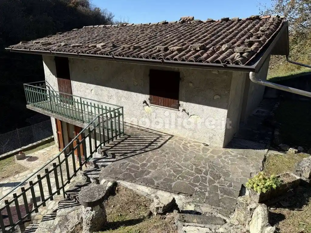 Cascina via Giovanni Scotti, Centro, Viadanica - foto 3