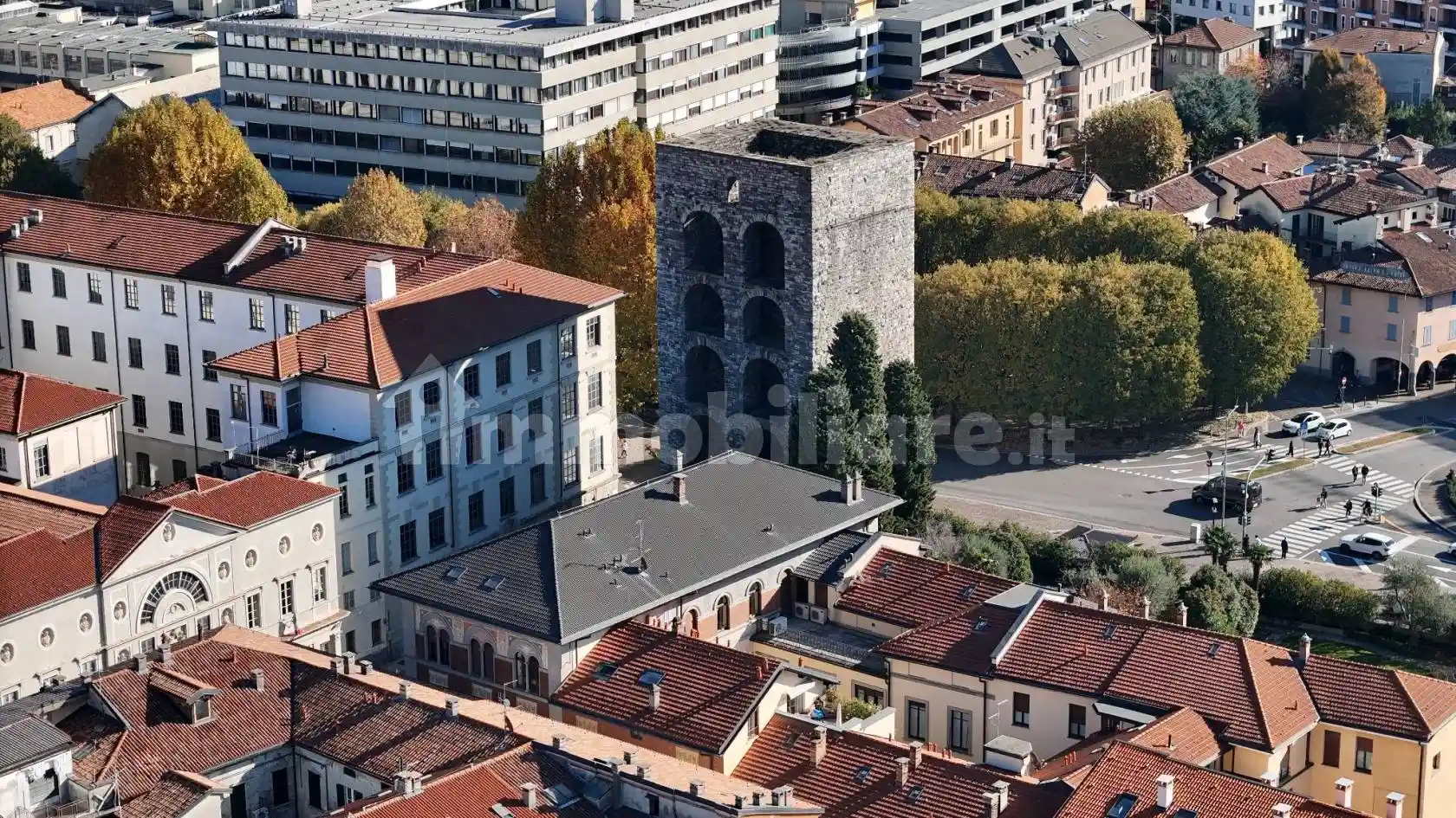 Attico via Cesare Cantù, Centro Storico, Como - foto 2