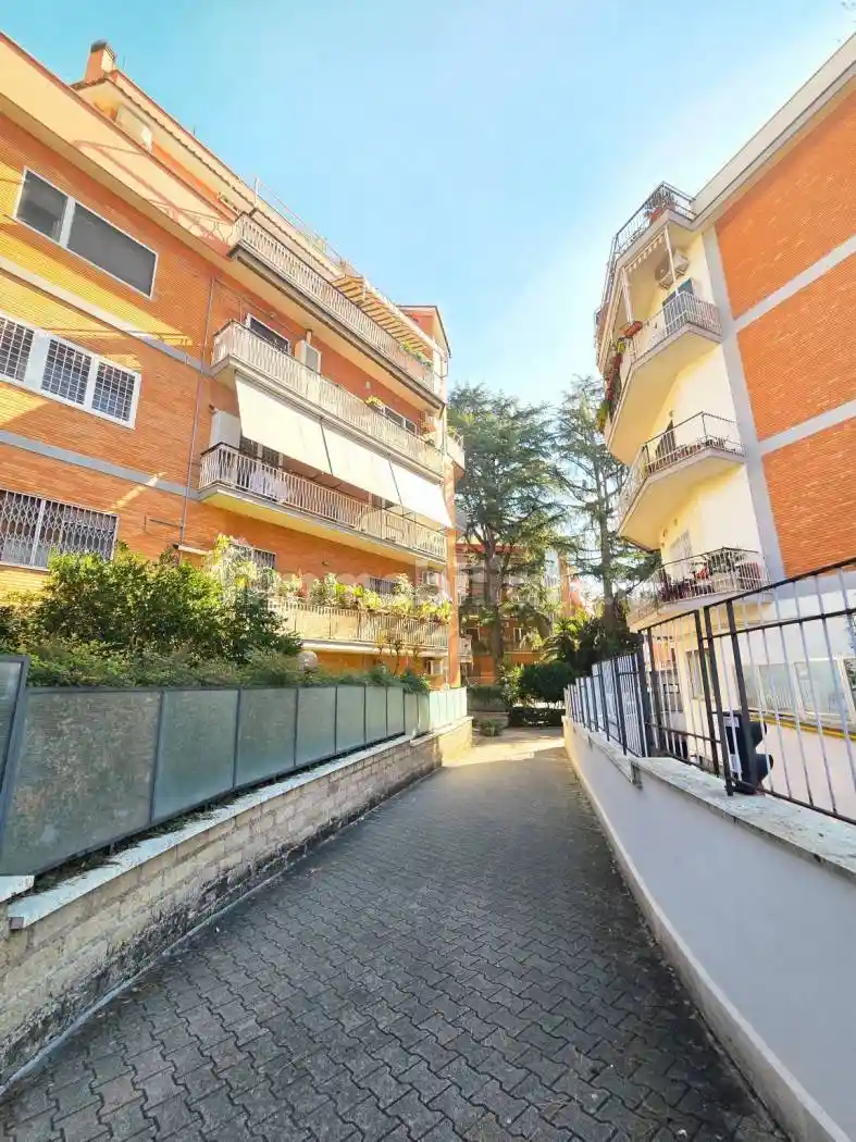 Bilocale via Francesco Calzolaio, Villa Bonelli, Roma - foto 2