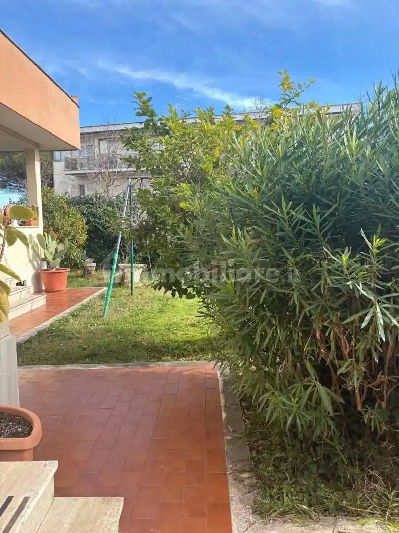 Villa in vendita a Nettuno