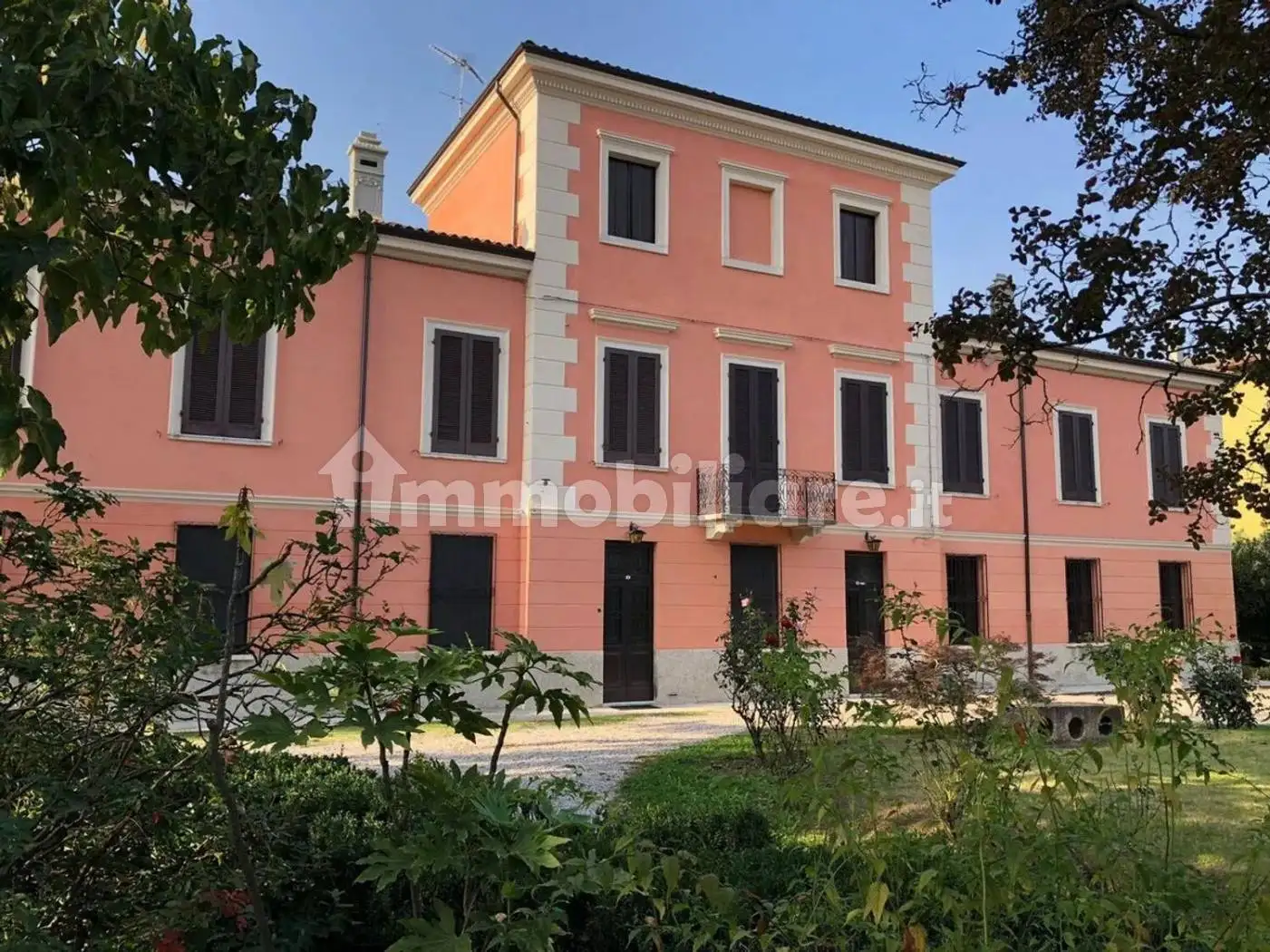 Villa in vendita a Ostiglia