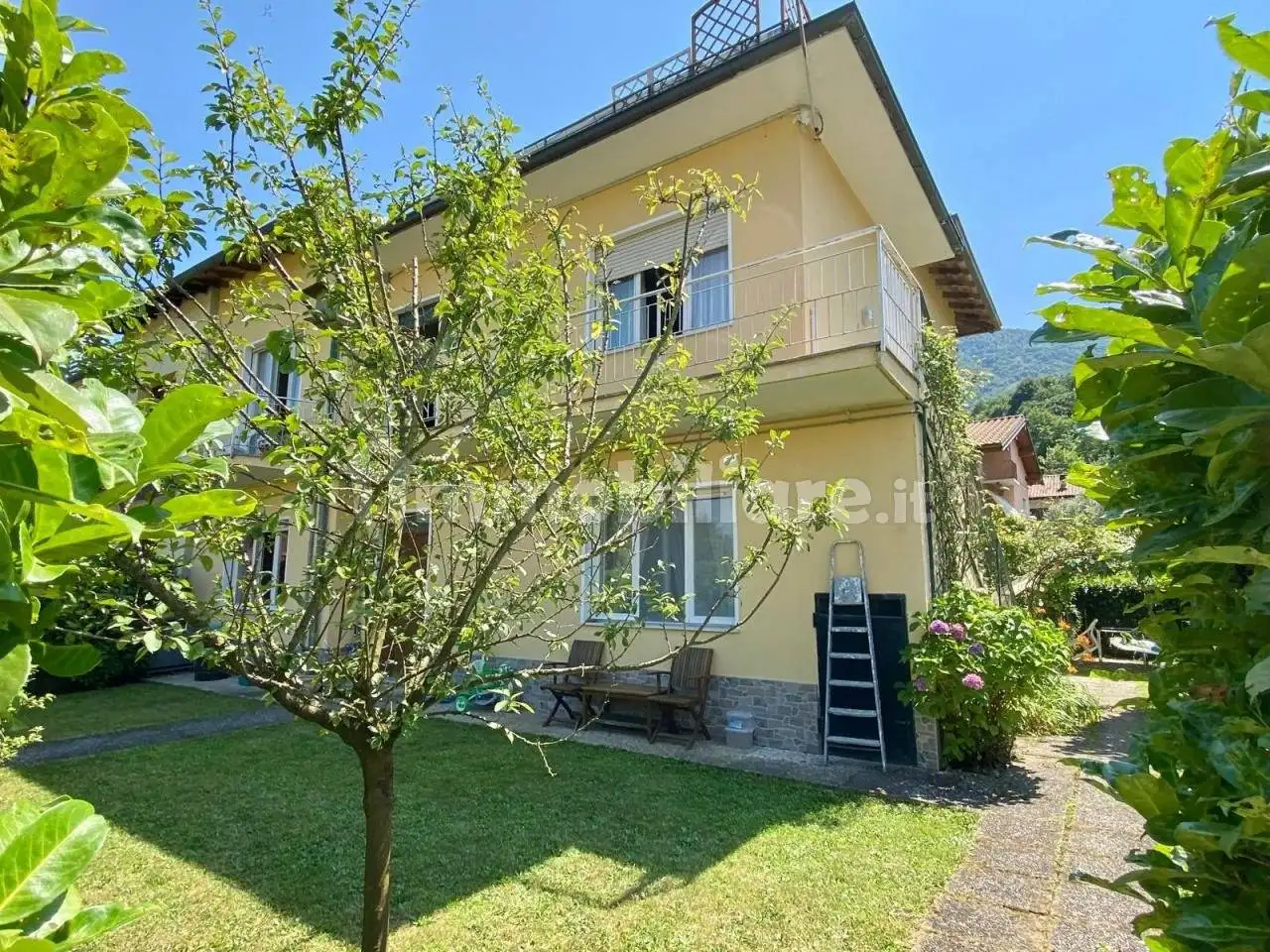 Villa in vendita a Lavena Ponte Tresa