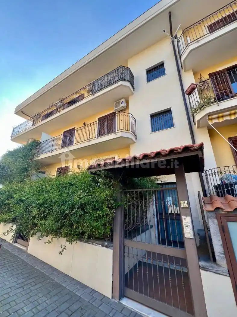 Appartamento in vendita a Aci Catena