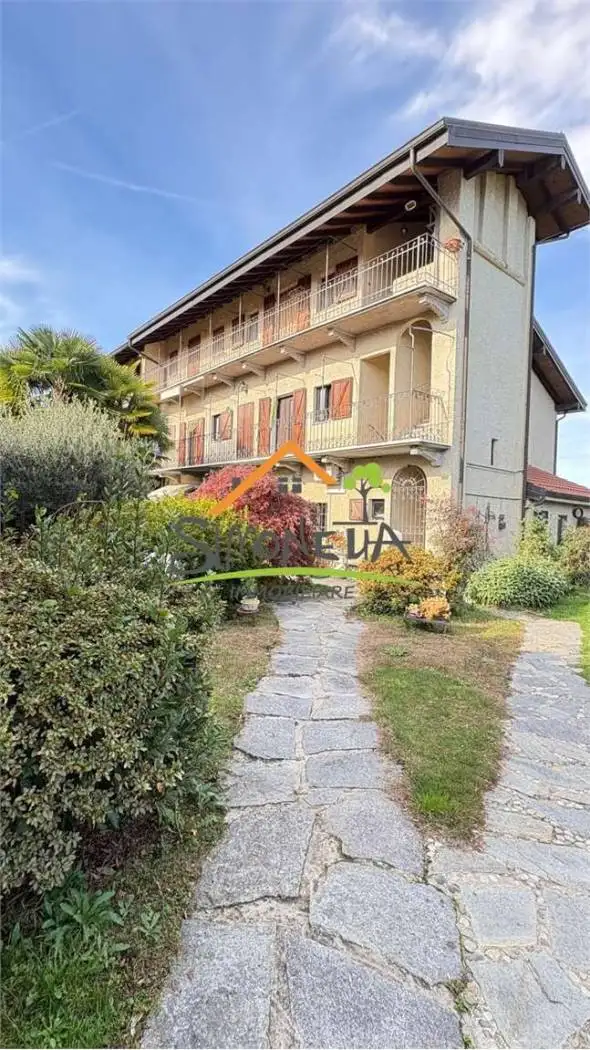 Villa in vendita a Pombia