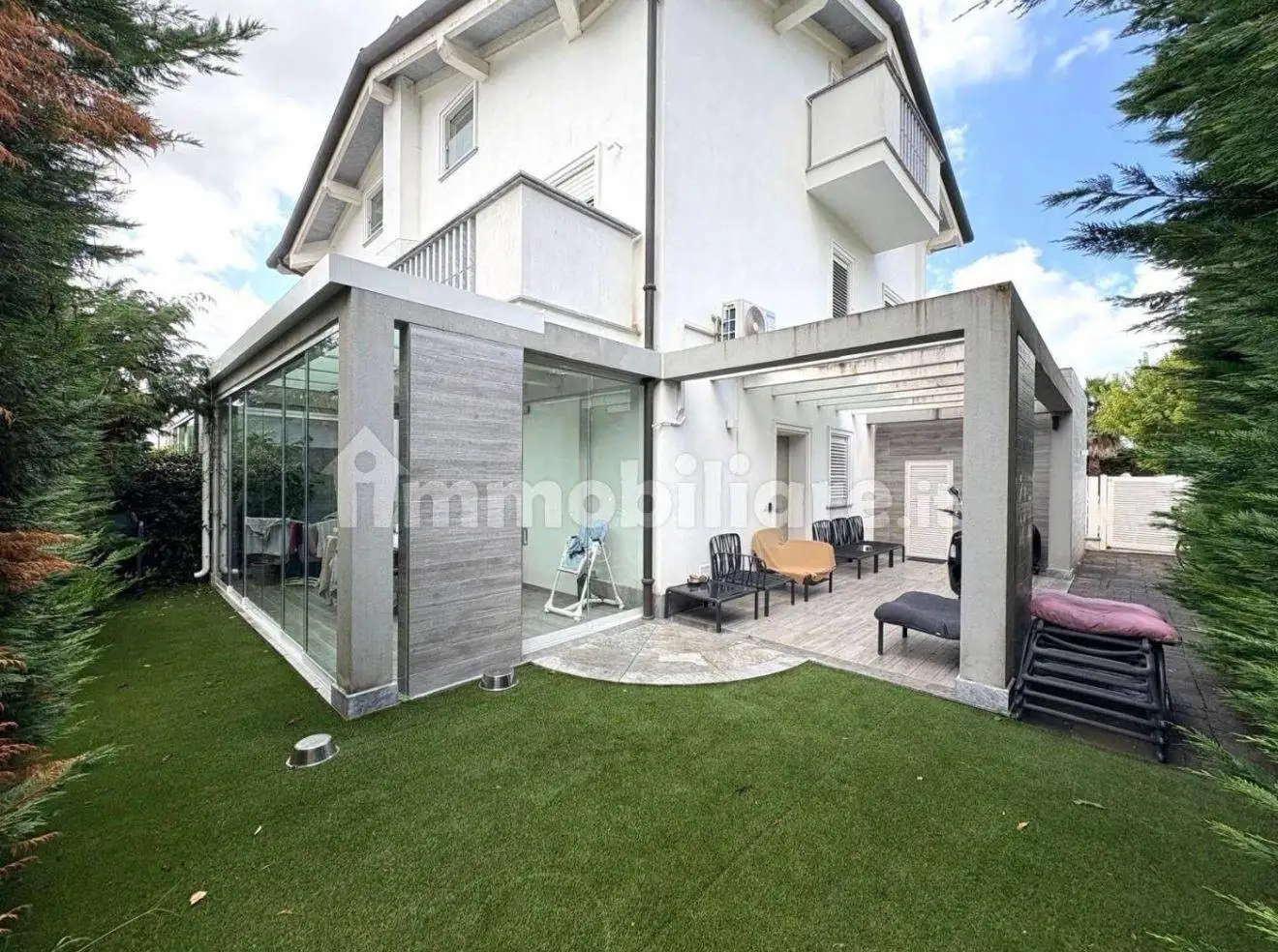 Appartamento in vendita a Montignoso