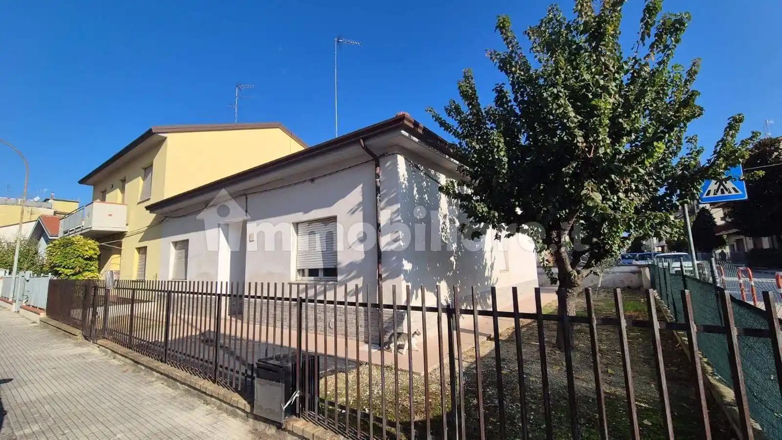 Casa indipendente in vendita a Falconara Marittima