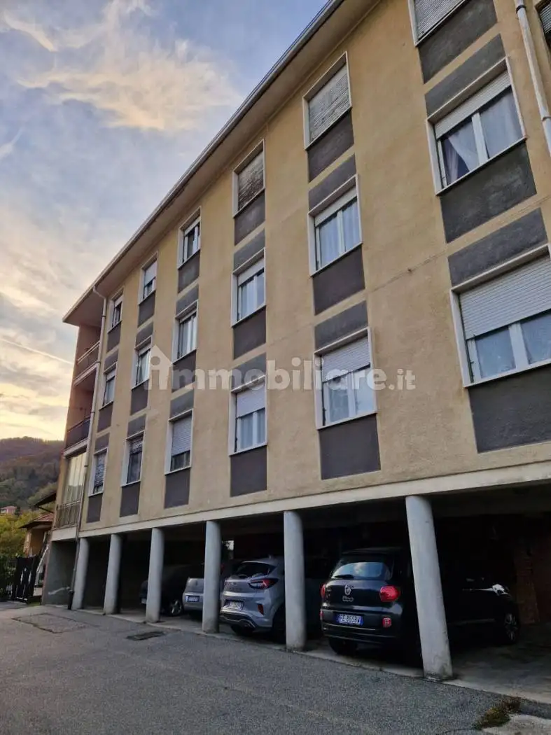 Quadrilocale via Fratelli Gugliermina 10, Centro, Borgosesia - foto 3