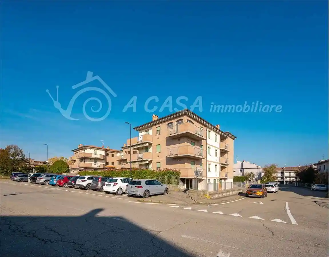 Appartamento via verdi, 46, Centro, Medesano - foto 2