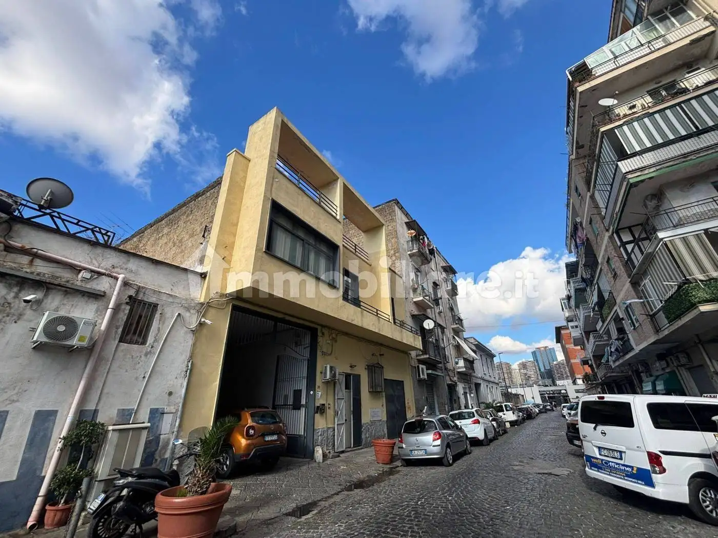 Palazzo - Edificio in vendita a Napoli