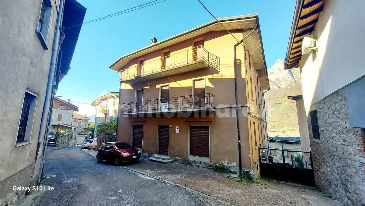 Palazzo - Edificio in vendita a Niardo