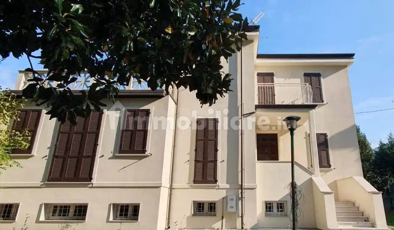 Villa in vendita a Mirandola