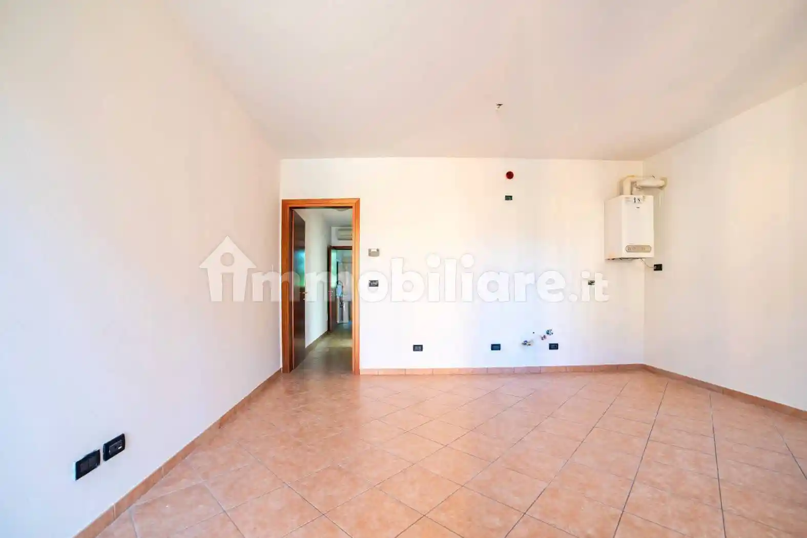 Trilocale ottimo stato, piano terra, Centro, Ostiglia - foto 4