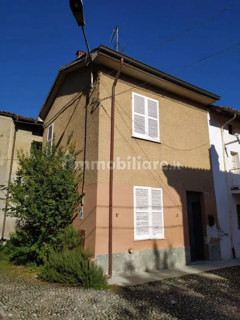 Casa indipendente in vendita a Santa Giuletta