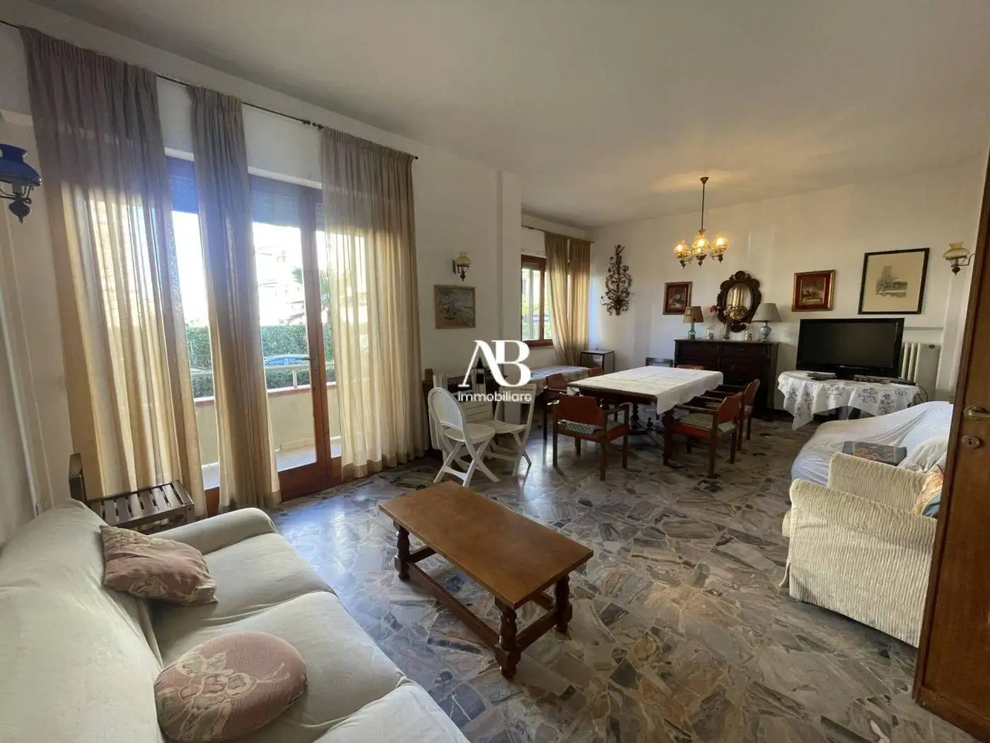 Appartamento in vendita a Viareggio