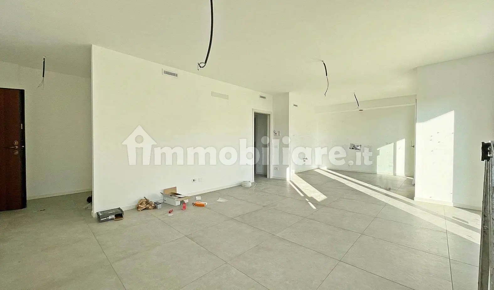 Trilocale via P. Giovio 32, Centro, Alzate Brianza - foto 2