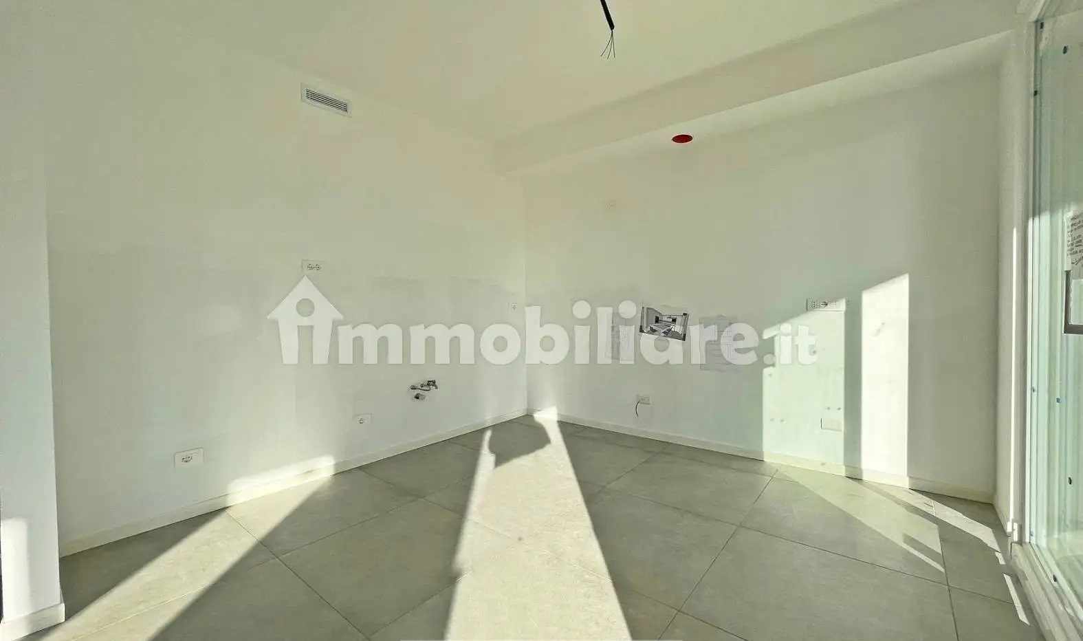 Trilocale via P. Giovio 32, Centro, Alzate Brianza - foto 3