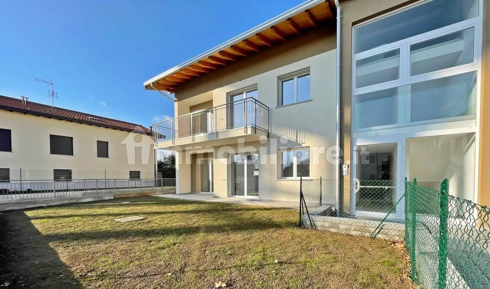 Trilocale via P. Giovio 32, Centro, Alzate Brianza - foto 4