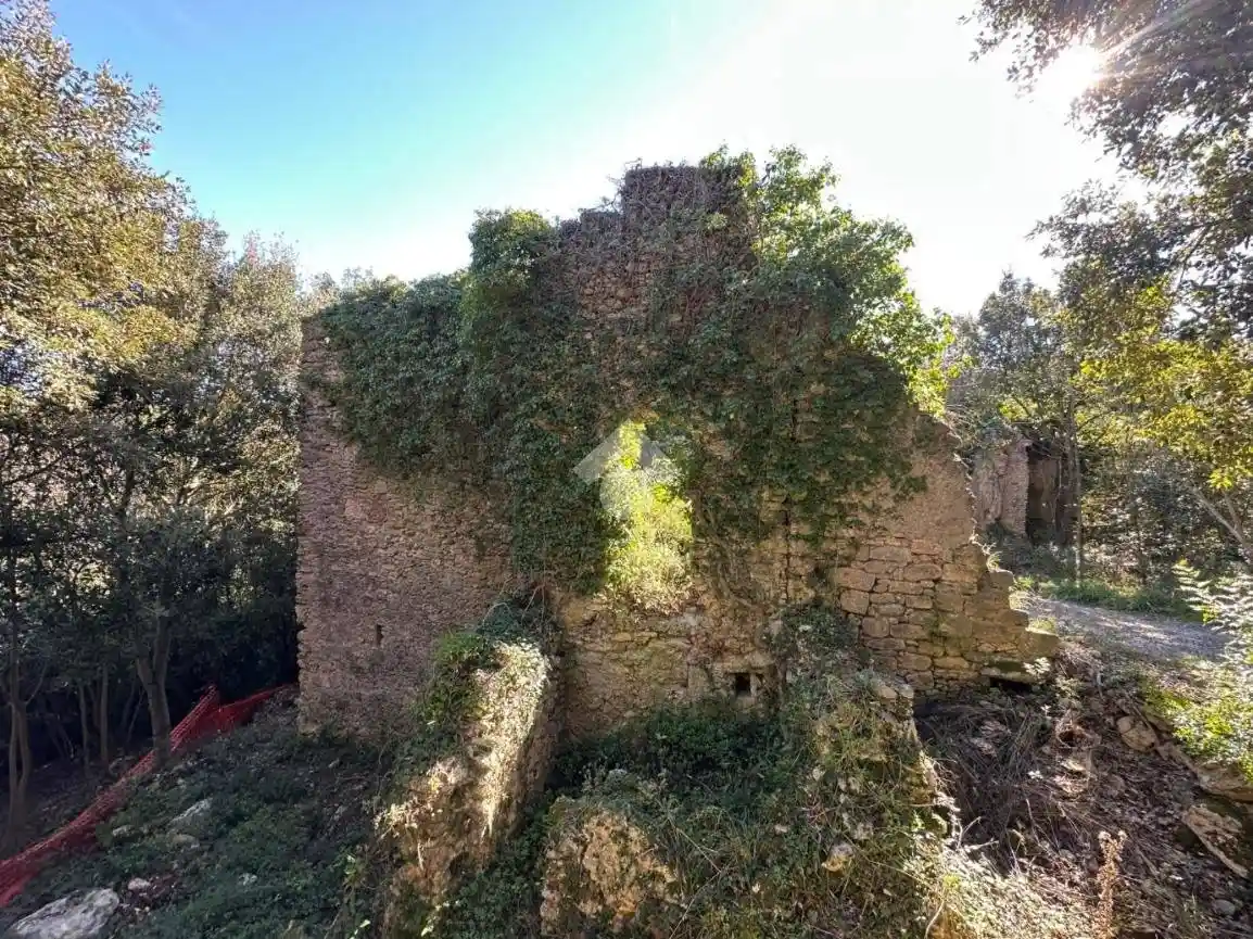 Rustico - Casale in vendita a Finale Ligure