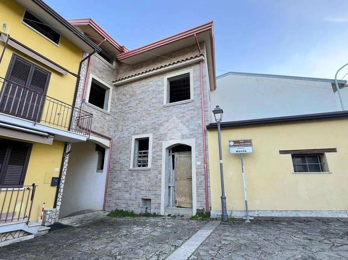 Casa indipendente in vendita a San Nazzaro