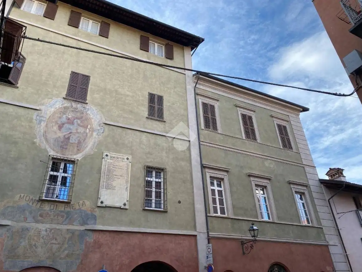 Bilocale via monte di pietà 24, Centro, Saluzzo - foto 2