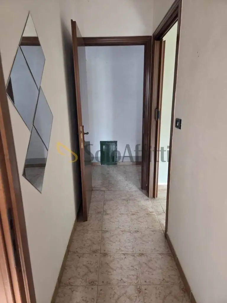 Bilocale via delle Rosine 22, Centro Storico, Chieri - foto 2