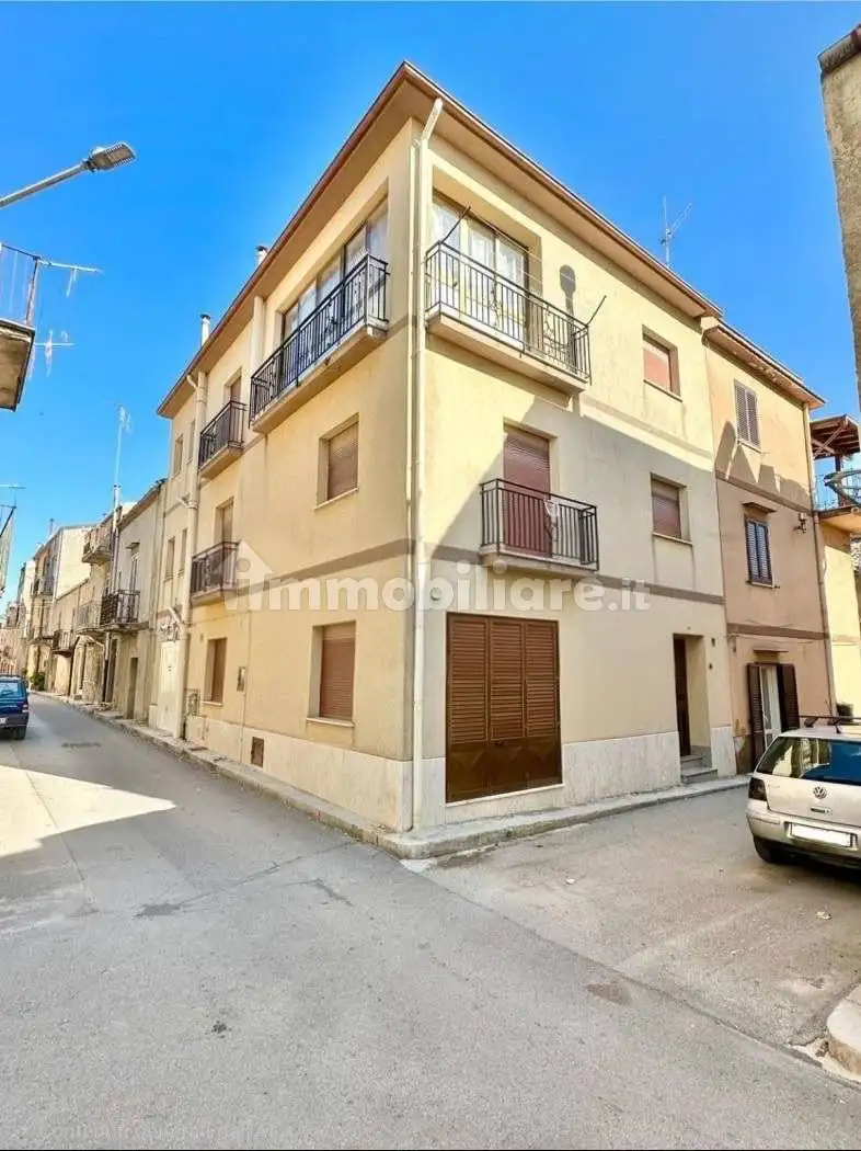 Palazzo - Edificio in vendita a Campofiorito