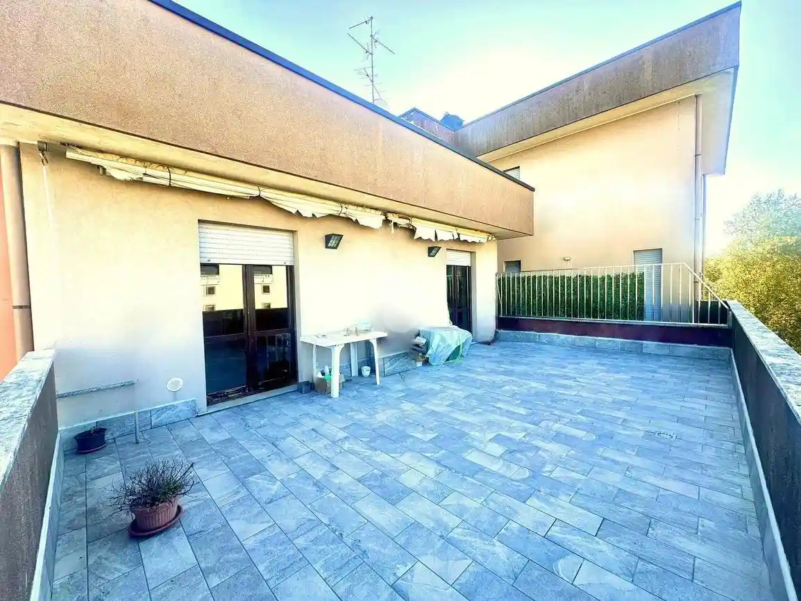 Appartamento in vendita a Caronno Pertusella