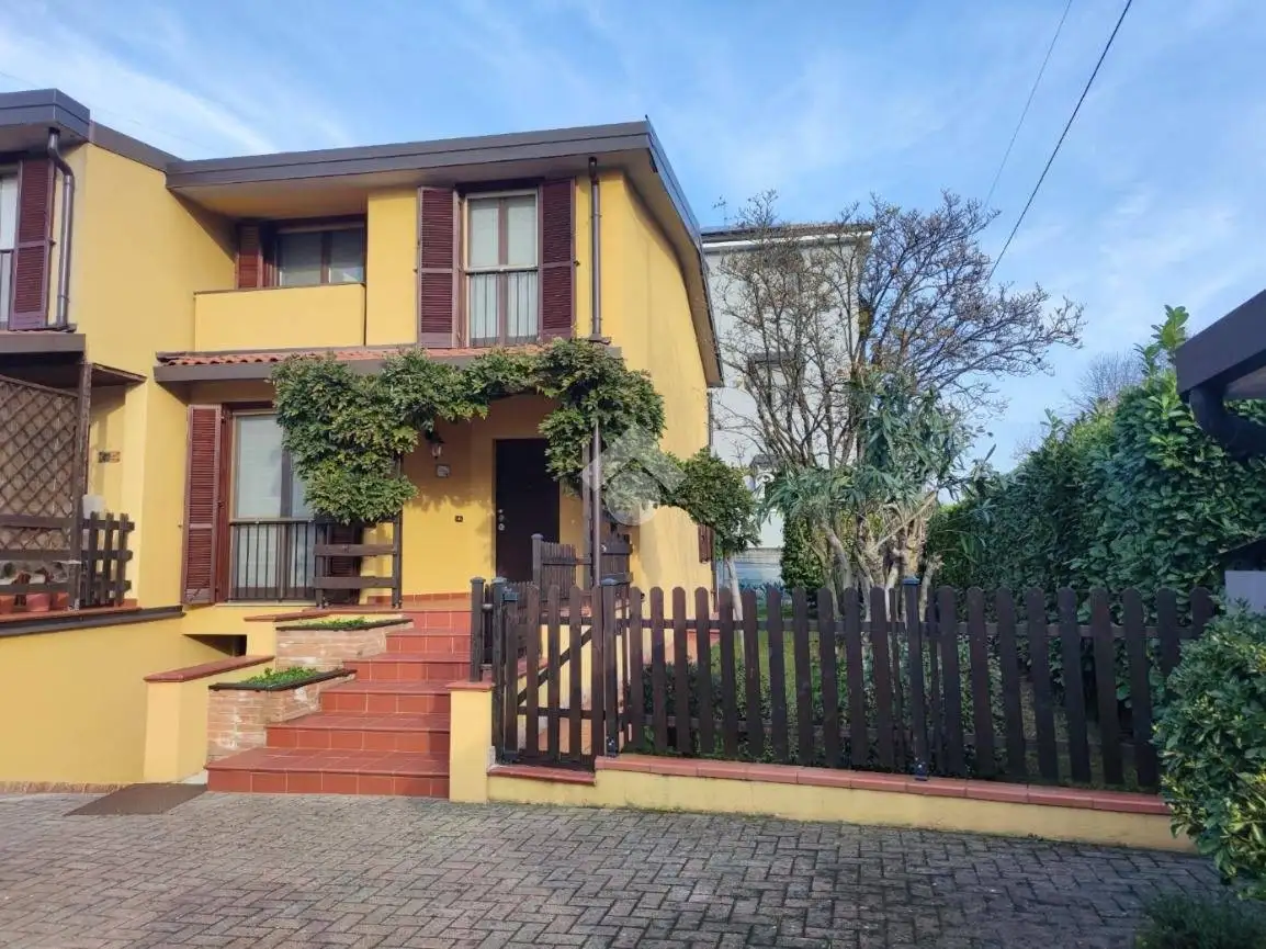 Villetta a schiera in vendita a Siziano