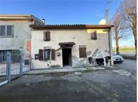 Casa indipendente in vendita a Castel San Giovanni