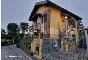 Villa in vendita a Binasco