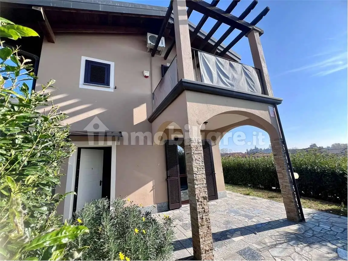 Villetta a schiera in vendita a Pombia