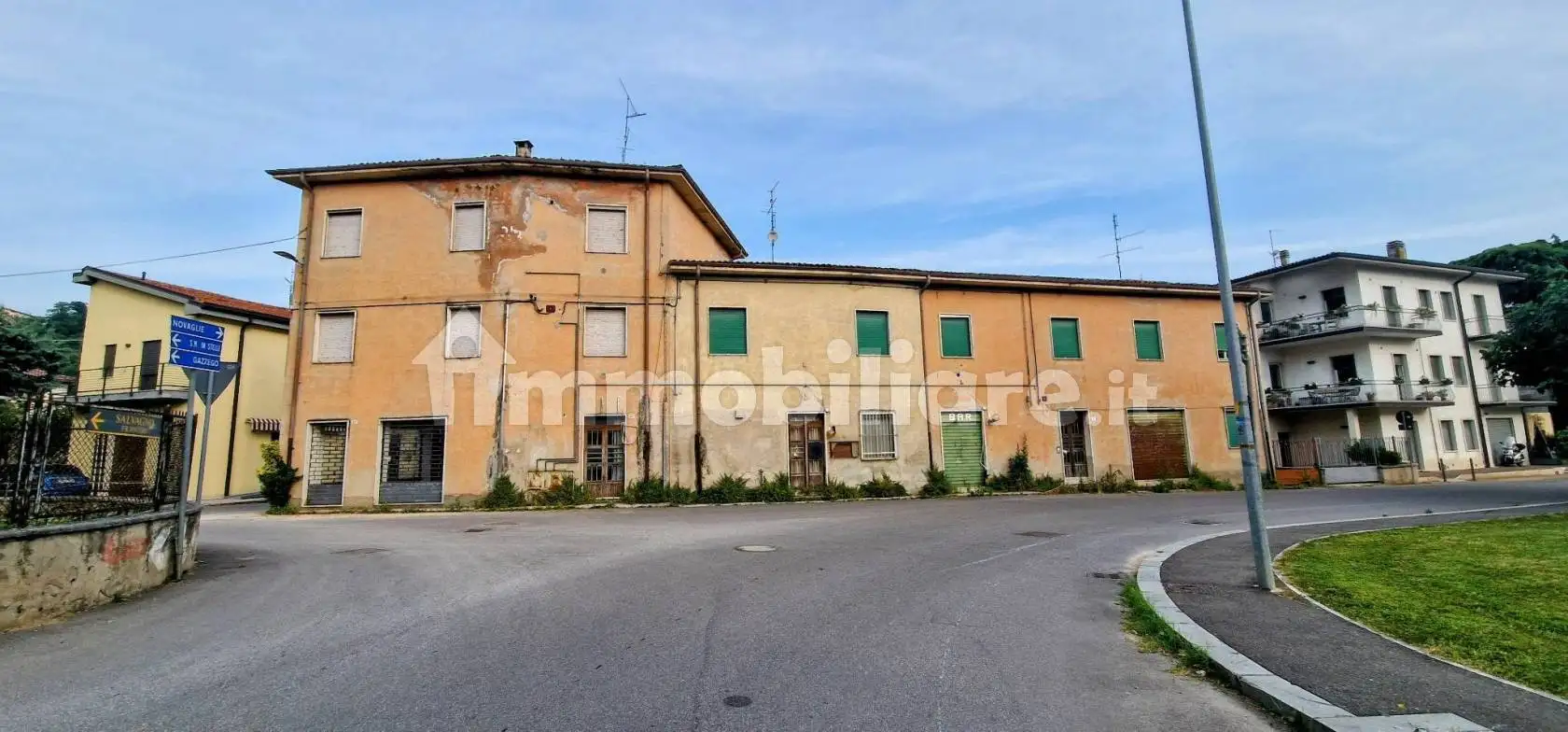 Palazzo - Edificio in vendita a Verona