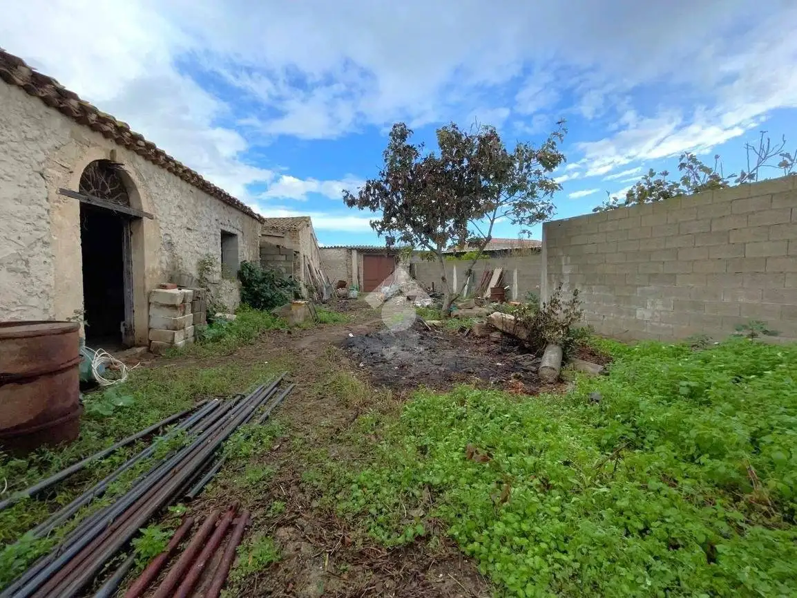 Casa indipendente in vendita a Baratili San Pietro
