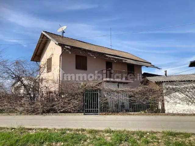 Rustico - Casale in vendita a Cavour