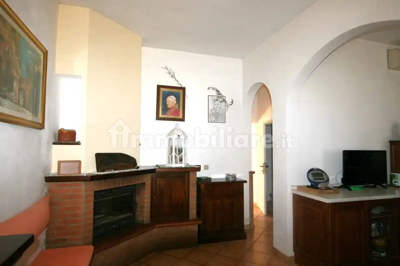 Terratetto unifamiliare 108 m², buono stato, Centro, Castiglione del Lago - foto 3