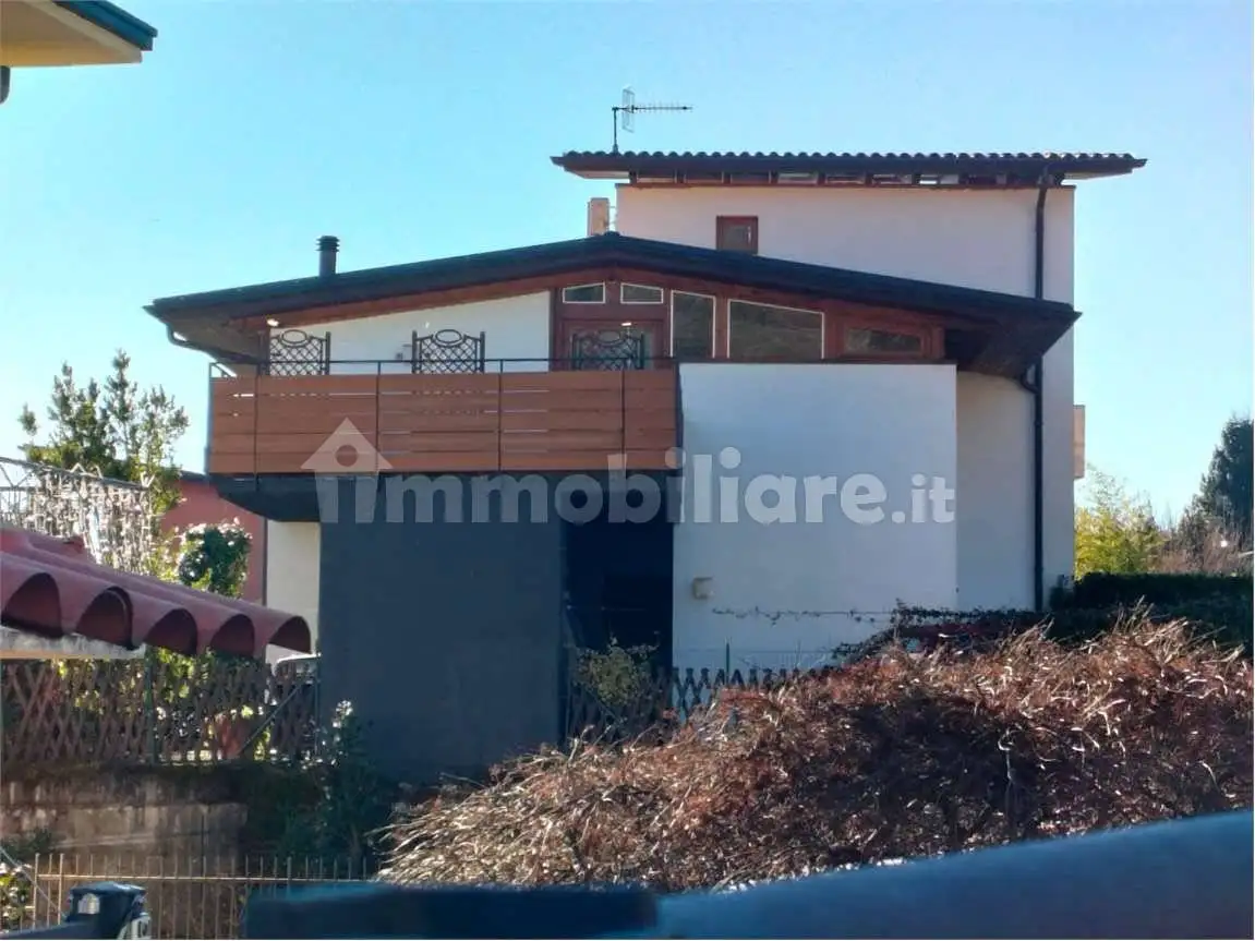 Villetta a schiera in vendita a Leggiuno