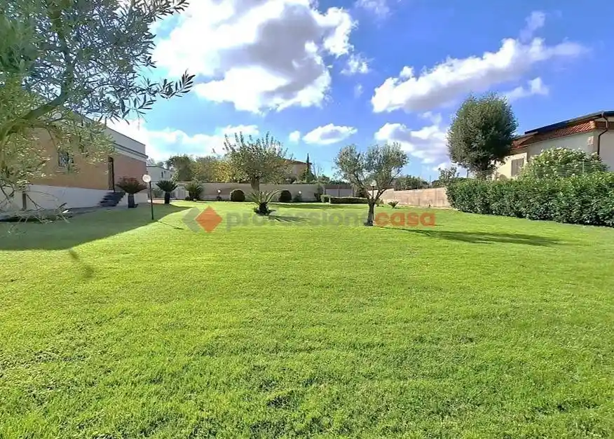 Villa bifamiliare via Elba, 28, Campoverde - Lampione, Aprilia - foto 2