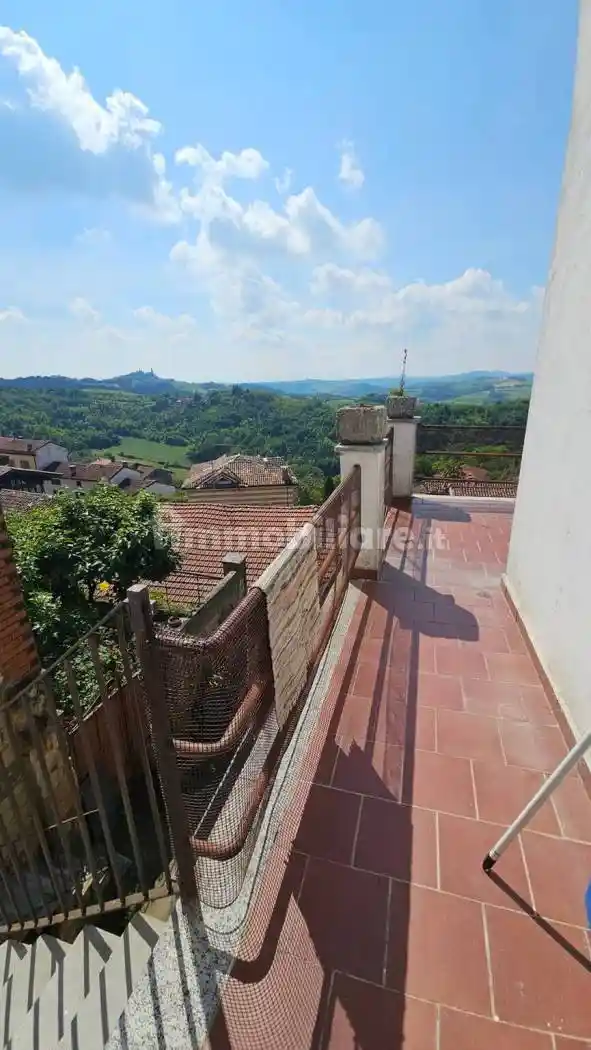 Villa unifamiliare via Rocca No Number, Centro, Camagna Monferrato - foto 2