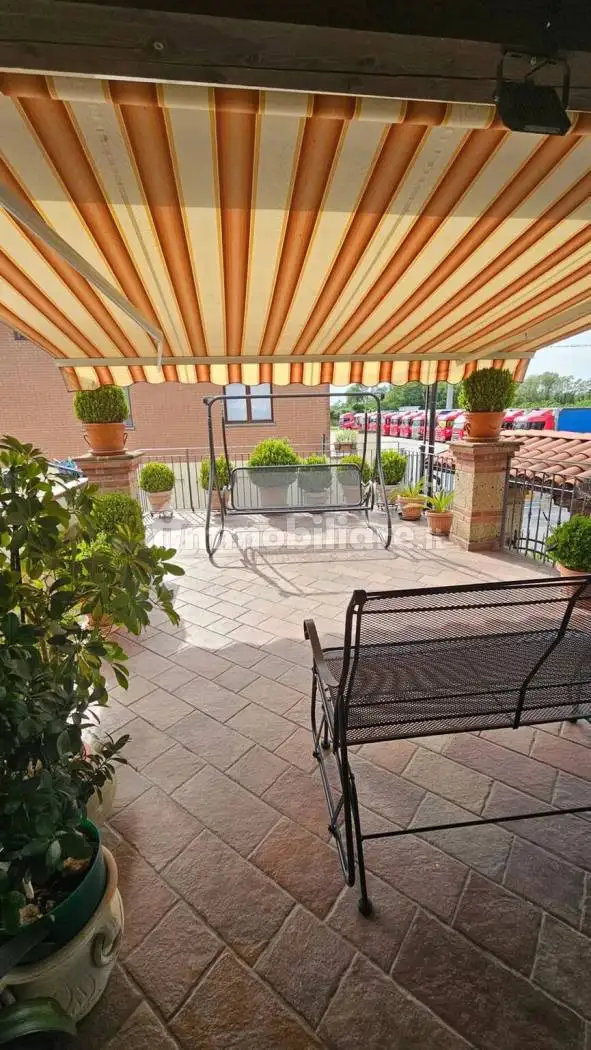 Villa in vendita a Casale Monferrato