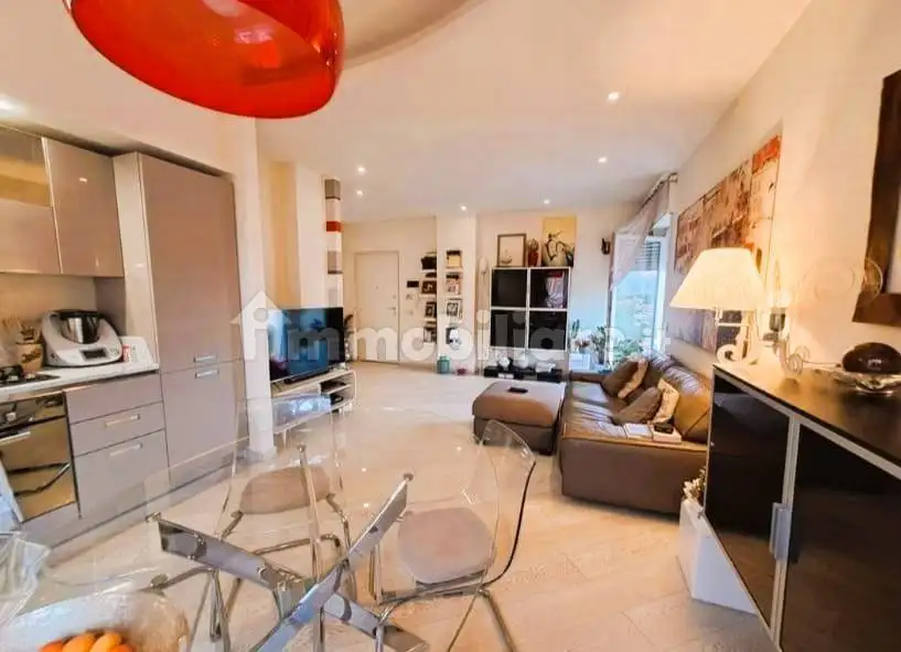 Appartamento in affitto a Carrara