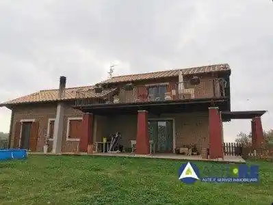 Villa in vendita a Montefiascone