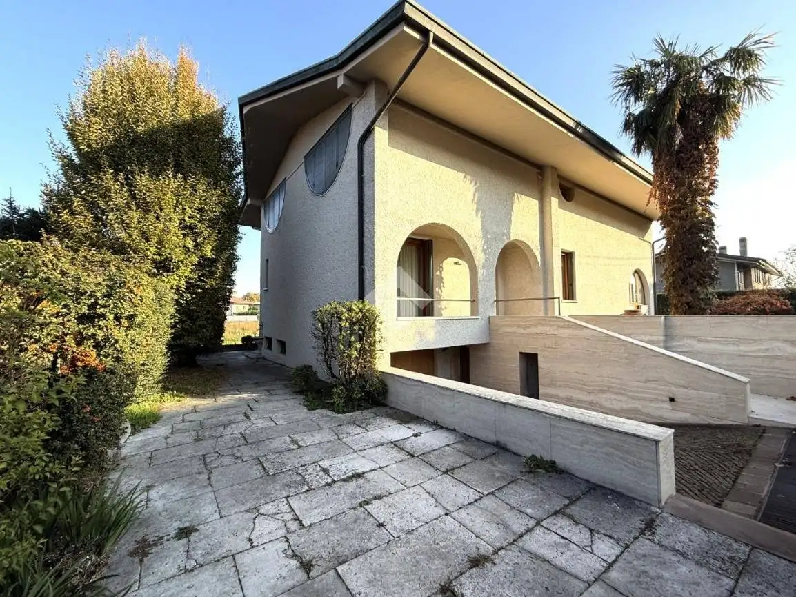 Villa in vendita a Soncino
