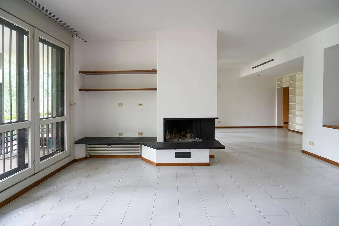 Palazzo - Edificio in vendita a Segrate