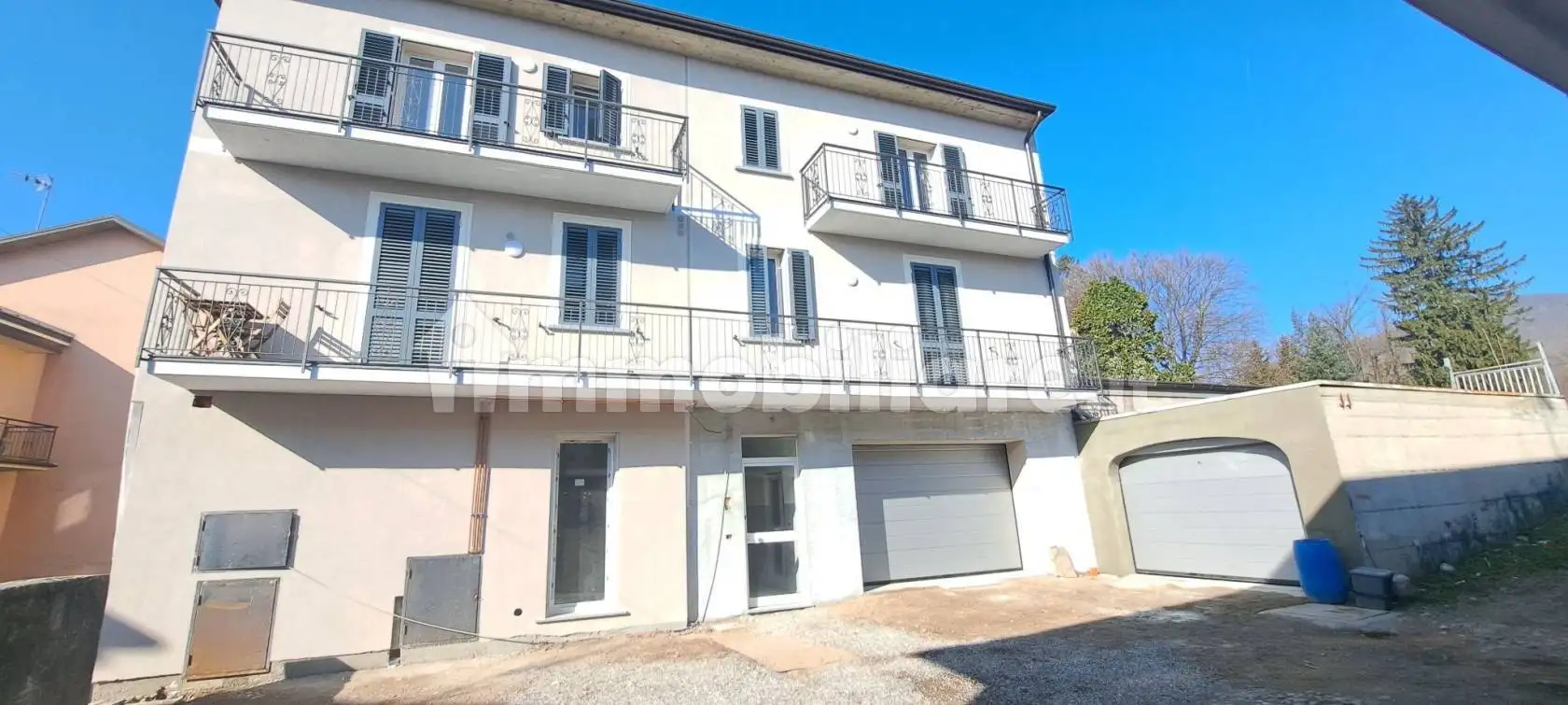 Appartamento in affitto a Clivio