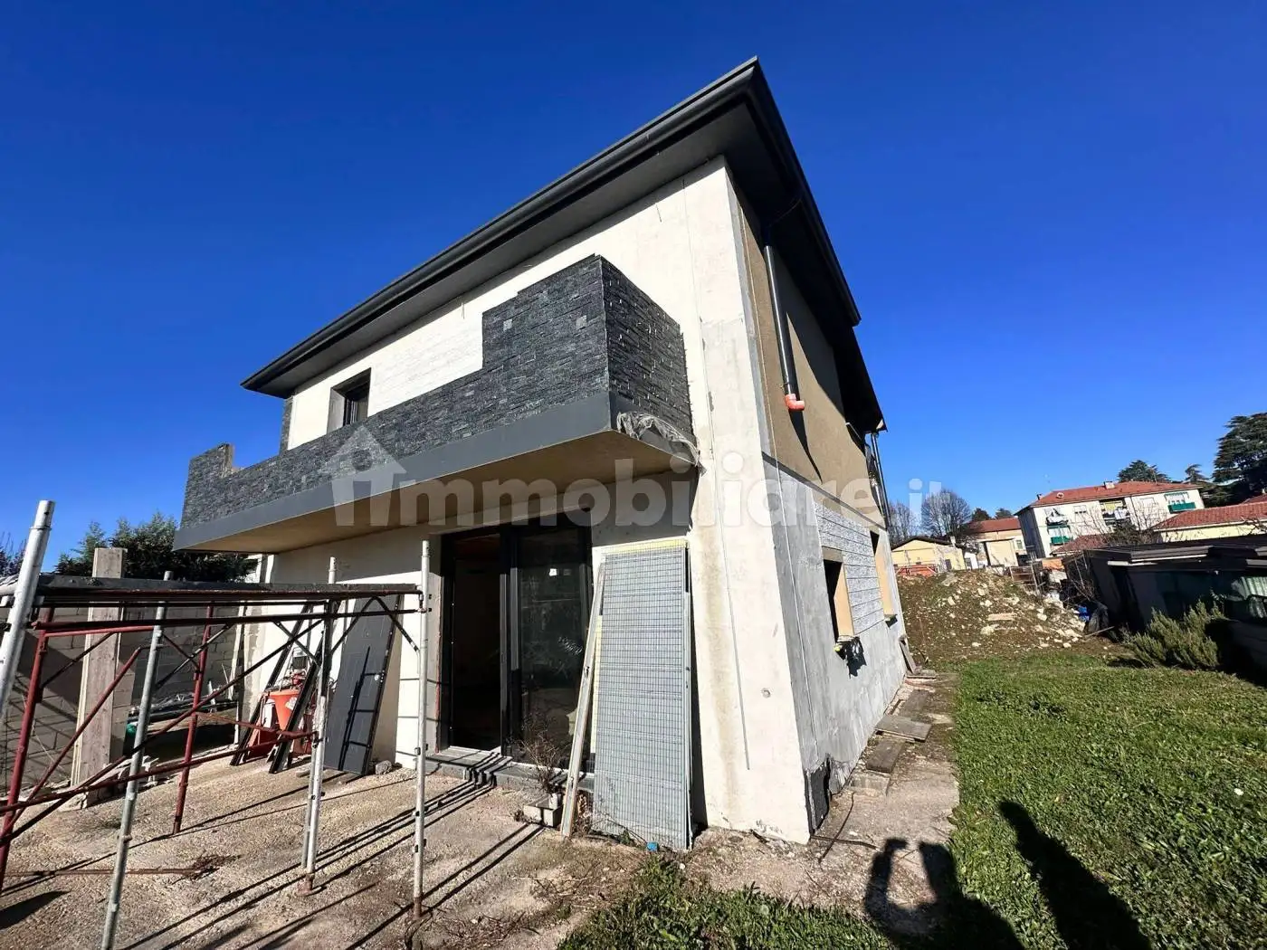 Villa in vendita a Vedano Olona